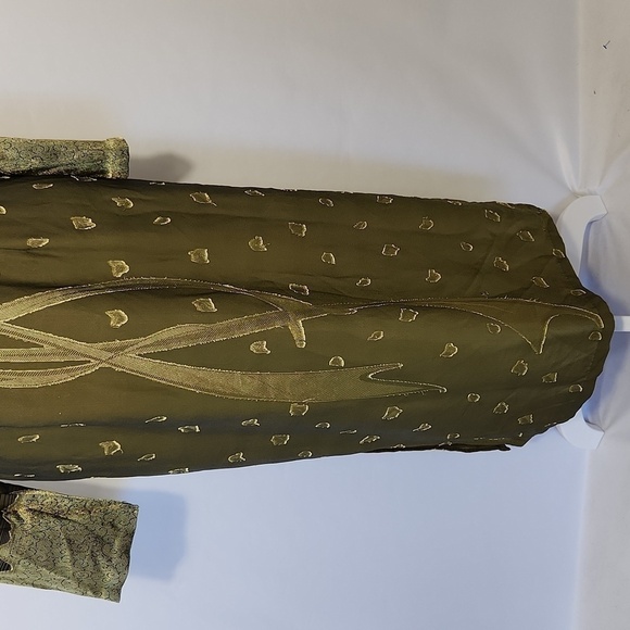 Womens Olive Green Silk Blend Metallic Thread Mandarin Collar Floral Print Kurta - Picture 4 of 16